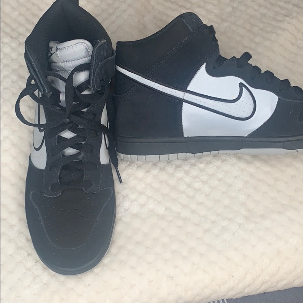 Nike dunks with reflective grey